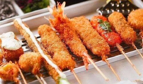 青岛炸串网红吃瓜,吃瓜群众的美食狂欢现场